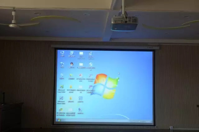 對于他們來說，一臺投影儀，是曾經(jīng)不敢奢求的夢，現(xiàn)在，廣東博皓來幫助他們圓夢