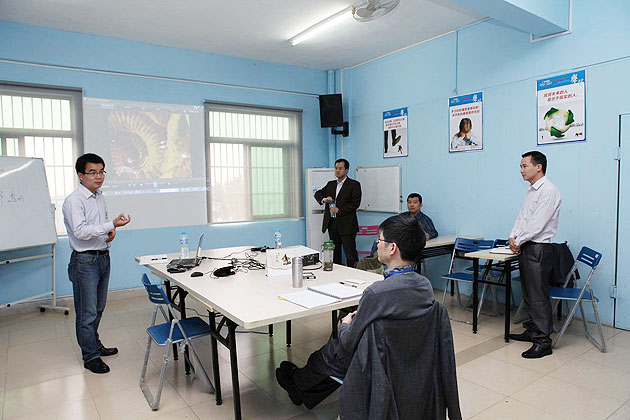 廣州博皓培訓過程中蘭經理和徐工的互動